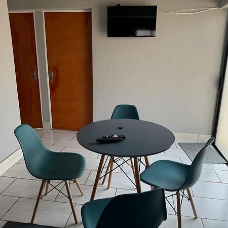 Eagles View Kungwini Hotel Бронкхорстпрут Екстериор снимка