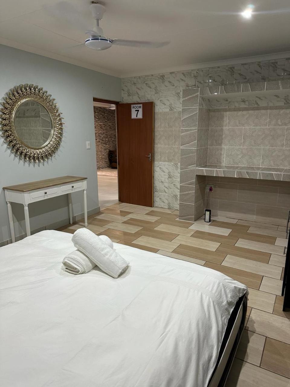 Eagles View Kungwini Hotel Бронкхорстпрут Екстериор снимка
