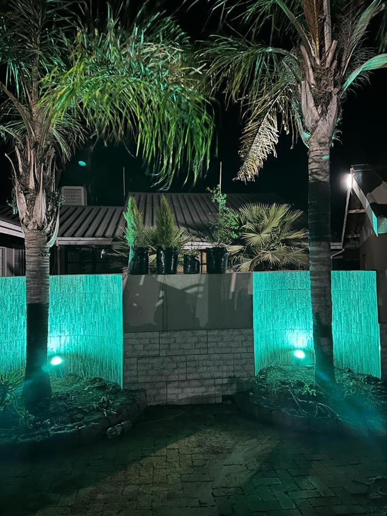 Eagles View Kungwini Hotel Бронкхорстпрут Екстериор снимка