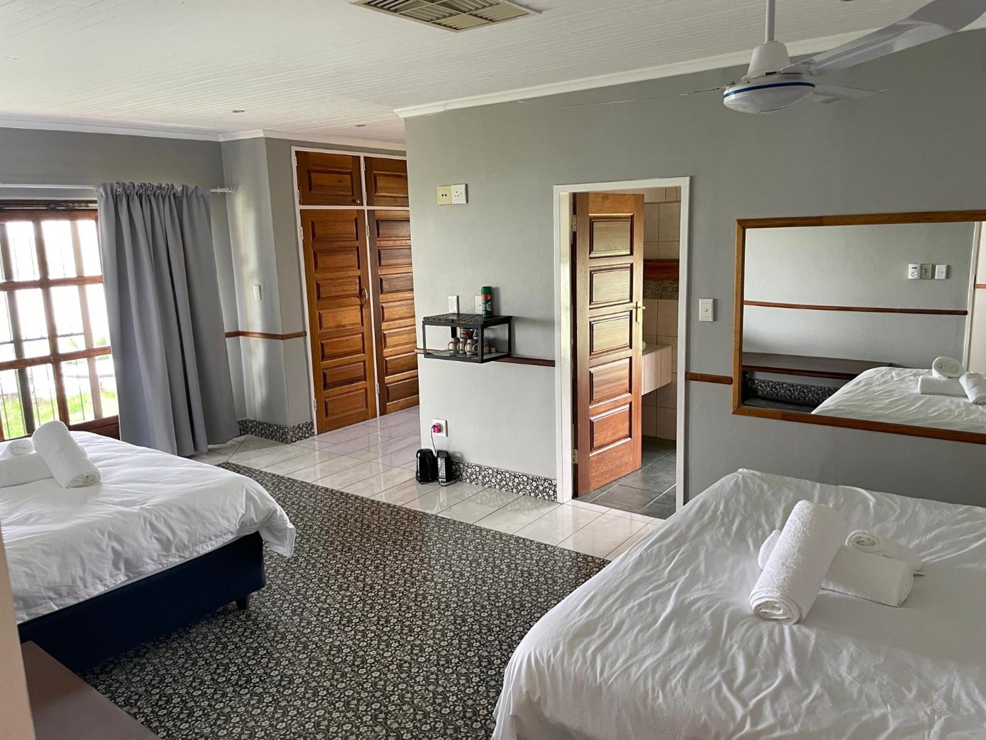 Eagles View Kungwini Hotel Бронкхорстпрут Екстериор снимка