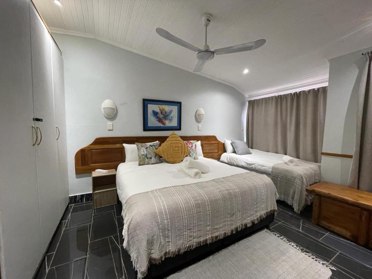 Eagles View Kungwini Hotel Бронкхорстпрут Екстериор снимка