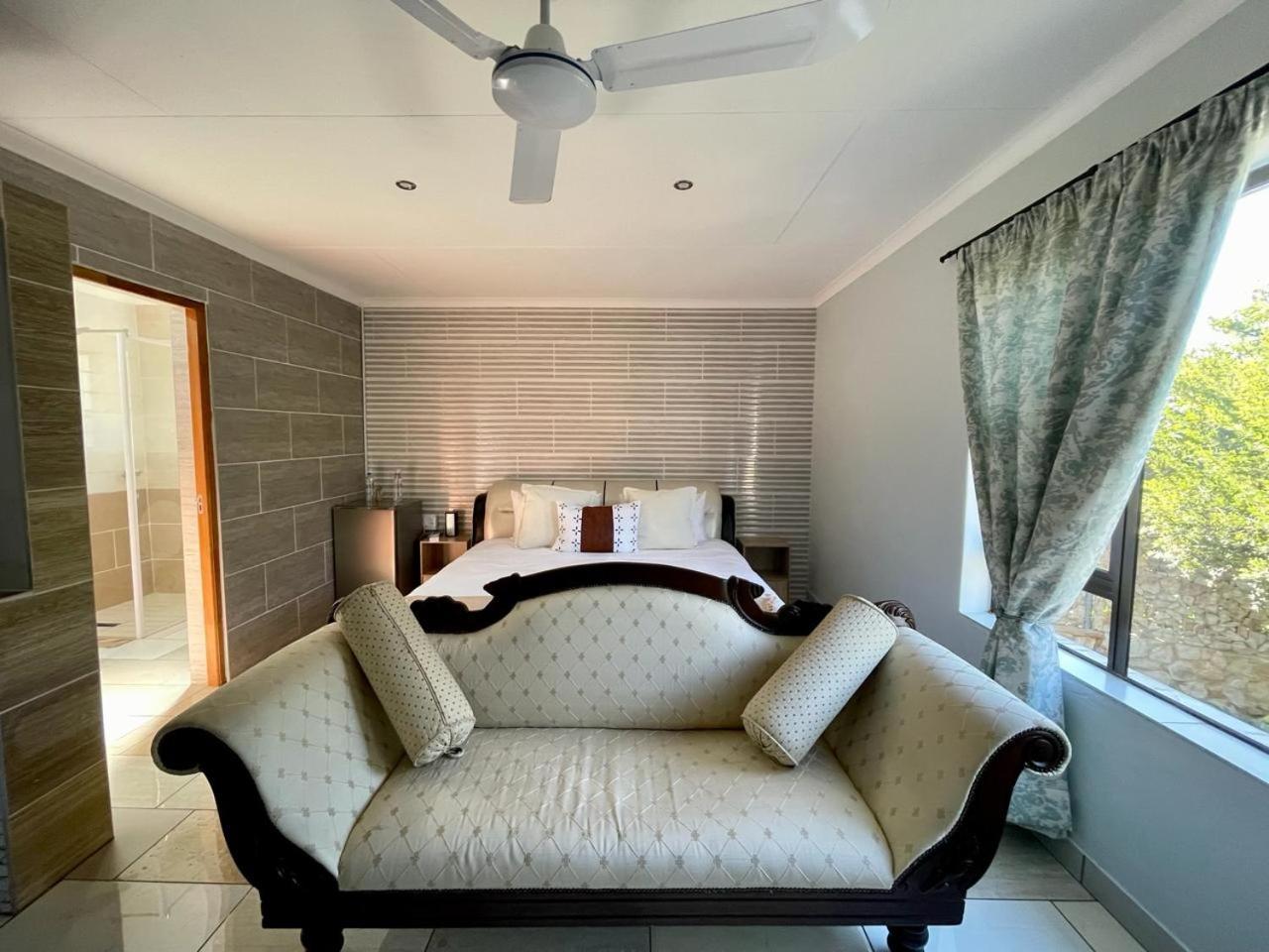 Eagles View Kungwini Hotel Бронкхорстпрут Екстериор снимка
