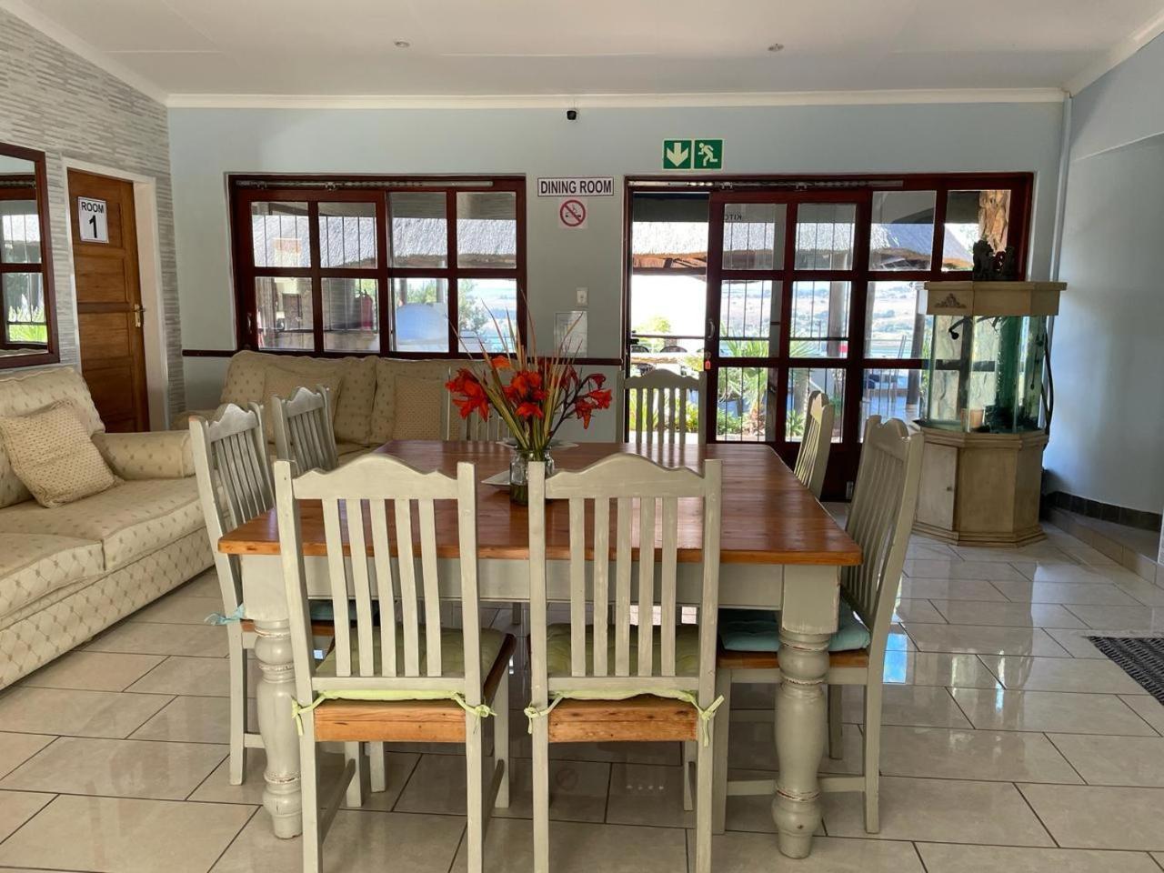 Eagles View Kungwini Hotel Бронкхорстпрут Екстериор снимка