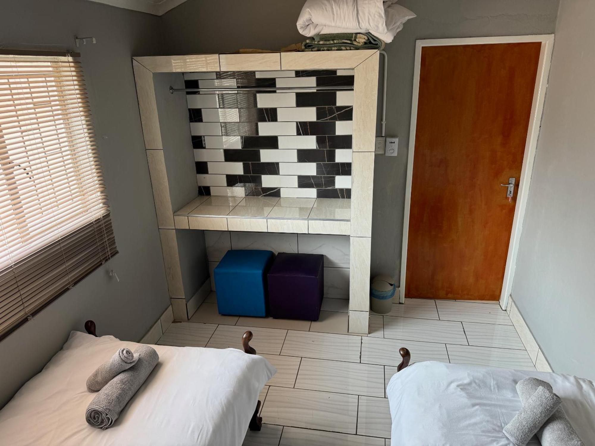 Eagles View Kungwini Hotel Бронкхорстпрут Екстериор снимка